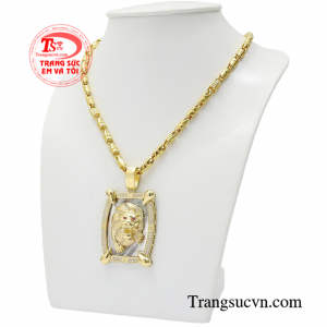 Với bộ trang sức này sẽ giúp cánh mày râu dễ dàng kết hợp cùng các bộ trang phục và phụ kiện khác nhau.