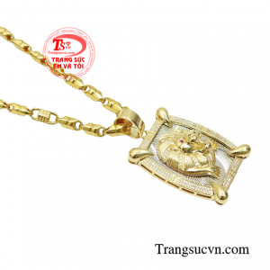 Bộ mặt dây nam phong độ mạnh mẽ.