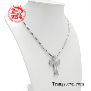 Nếu như với phái đẹp, bộ trang sức để tôn lên nét quyến rũ thì với phái mạnh chính là để thể hiện nét nam tính của người đàn ông.