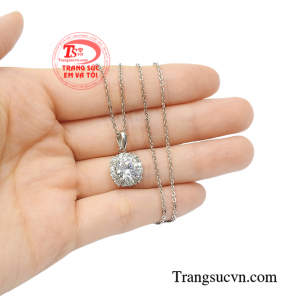 Bộ mặt nữ vàng trắng tinh tế chất lượng.