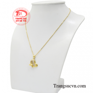 Bộ mặt dây chuyền mang ý nghĩa gắn kết, tỏ tình và hi vọng về một một hạnh phúc viên mãn.