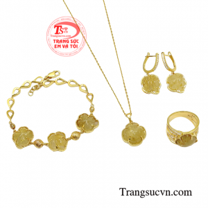 Bộ sản phẩm cũng là món quà tặng được phái đẹp đặc biệt mong chờ vào các dịp ý nghĩa.