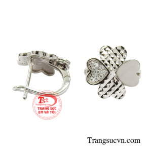 Mỗi một kiểu khuôn mặt sẽ có những dáng hoa tai phù hợp để giúp người đeo tăng thêm phần thu hút hơn.