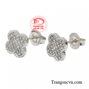 Bông tai vàng tinh tế nhận đặt chế tác theo yêu cầu.