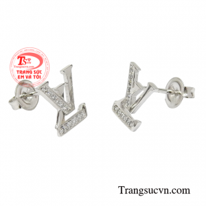 Với kiểu chế tác này sẽ giúp các cô gái trông nữ tính, thanh tú và khiến khuôn mặt người đeo rạng rỡ và tươi tắn hơn.