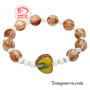 Chuỗi mân côi đá quý 8 ly được sử dụng mọi lúc mọi nơi và được người theo đạo công giáo đem bên mình như vật bất ly thân.