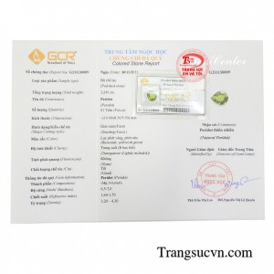 Đá peridot thiên nhiên cao cấp phù hợp với người mệnh mộc và hỏa, là viên đá hộ mệnh cho mỗi người.