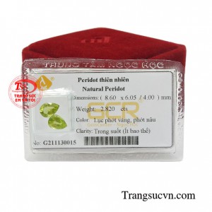 Đá peridot màu sắc tươi sáng, có nguồn năng lượng tích cực, mang lại nhiều may mắn, tài lộc và bình an cho ngưởi đeo