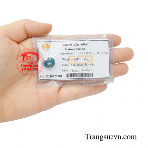 Không chỉ mang đến vẻ đẹp và sang trọng khi mang theo đá zircon bên người còn giúp người sở hữu thêm nhiều may mắn, tinh thần lạc quan, mở rộng tâm trí.