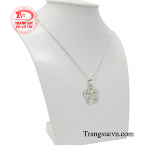 Các bậc cha mẹ luôn mong muốn đem lại những điều tốt nhất giúp các bé tránh khỏi những tác nhân xấu của môi trường.