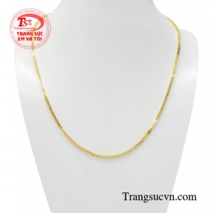 Dây chuyền bản nhỏ nam tính được thiết kế kiểu dáng đẹp mắt, chất lượng cao.