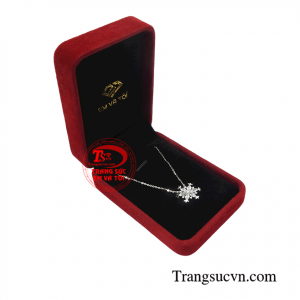 Dây chuyền liền mặt vàng trắng phong cách