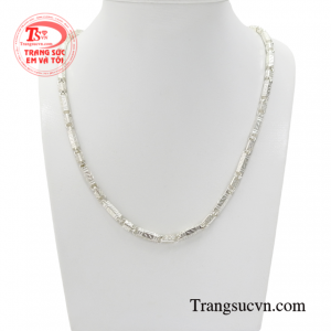 Dây chuyền nam bạc thịnh vượng là dòng sản phẩm bán chạy nhất hiện nay.