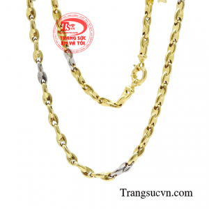 Đây là mẫu dây chuyền xu hướng được cánh mày râu lựa chọn nhiều nhất trong năm nay.