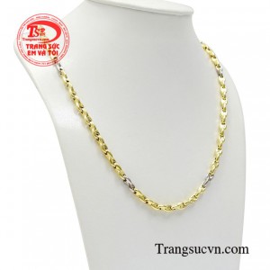 Chiếc dây chuyền nam vàng tạo dấu ấn đặc biệt bằng vẻ đẹp điển trai tài tử khiến bất kỳ ai cũng phải gục ngã.