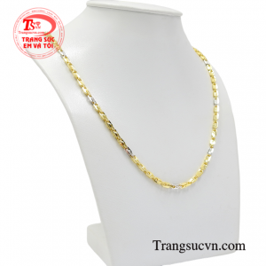 Việc lựa chọn được món trang sức phù hợp như là một cách để giới thiệu về bản thân trước mọi người.