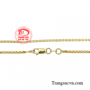 Với chất liệu vàng 18k nhập khẩu Italy chắc chắn sẽ khiến bạn hài lòng về chất lượng sản phẩm.