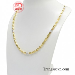 Dây chuyền vàng tây là trang sức không thể thiếu giúp phái mạnh thêm phần nổi bật, thời trang và cá tính
