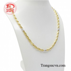 Sản phẩm dễ dàng kết hợp cùng nhiều trang phục và phong cách thời trang hiện đại