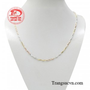 Dây chuyền vàng tinh tú được nhập khẩu trực tiếp từ Italy. 