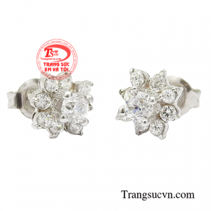 Nếu để chọn món trang sức diện hàng ngày thì đây sẽ là một sự lựa chọn tuyệt vời cho các cô gái. 