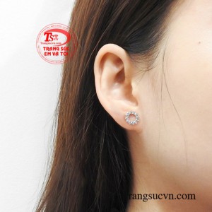 Hoa tai bạc thanh tú