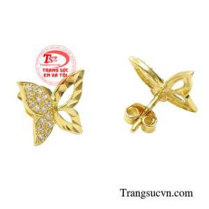 Với phái đẹp, hoa tai là phụ kiện không thể thiếu, là điểm nhấn cho đôi tai xinh đẹp của các cô gái.