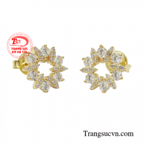 Với đôi hoa tai này sẽ giúp các cô nàng thêm tự tin, nổi bật và cuốn hút.