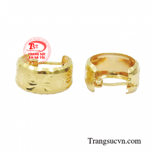 Đôi hoa tai tai nữ giới được thiết kế kiểu dáng hợp với xu hướng hiện nay, giới trẻ vô cùng ưa chuộng