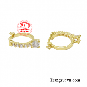 Hoa tai vàng tây là trang sức không thể thiếu của phái đẹp từ xưa đến nay