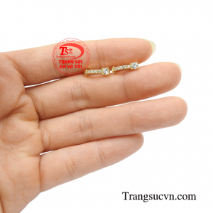 Hoa tai vàng thanh thoát dành cho phái đẹp