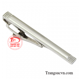 Kẹp caravat vàng trắng lịch lãm được thiết kế từ công nghệ 3D tạo vẻ thời thượng cho nam giới.