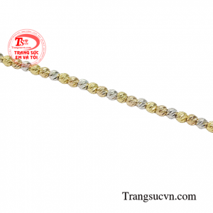 Lắc tay nữ vàng thanh lịch sang trọng, tinh tế, giao hàng nhanh toàn quốc.