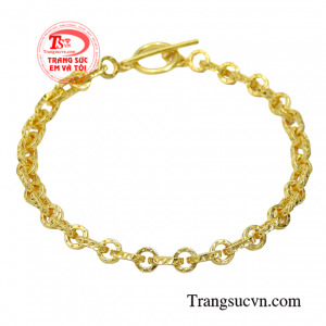 Từng đường nét của sản phẩm giúp phái đẹp tỏa sáng và gây ấn tượng ngay từ cái nhìn ban đầu.