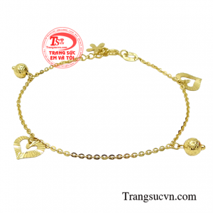 Đối với những cặp đôi yêu nhau thì tặng lắc tay mang một ý nghĩa vô cùng đặc biệt.