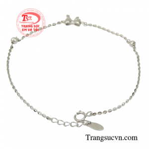 Yếu tố cốt lõi quyết định đến việc bạn là người có gu thời trang hay không dựa vào sự kết hợp trang sức với từng bộ đồ.