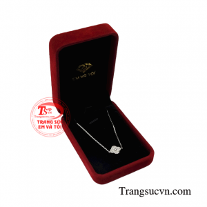 Lắc tay vàng trắng trang nhã đảm bảo chất lượng.