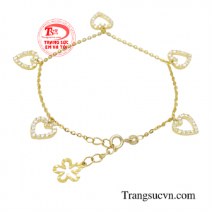 Sản phẩm với thiết kế độc đáo, mới lạ nên được phái đẹp đặc biệt yêu thích