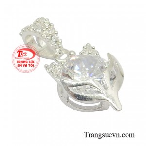Khi mang trang sức hồ ly theo bên mình bạn sẽ vô cùng trở nên hấp dẫn và thu hút người khác giới.