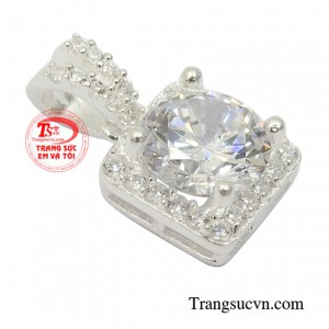 Mặt bạc là món trang sức rất thông dụng nhưng không phải ai cũng biết được những công dụng tuyệt vời của nó.