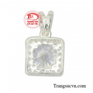 Mặt bạc nữ dịu dàng tinh tế.