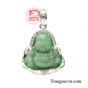 Mặt bạc phật Di Lặc cẩm thạch được chế tác tinh xảo tỉ mỉ trên chất liệu bạc 925 cùng ngọc cẩm thạch chất lượng cao.