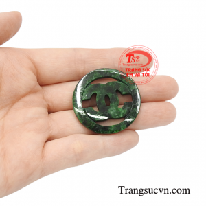 Không những vậy người sở hữu sản phẩm có thể gặp nhiều may mắn về tài lộc, giàu sang, phú quý.