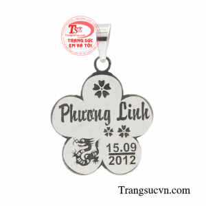 Mặt dây bạc trẻ em chế tác kiểu dáng nhỏ xinh, hợp thời trang từ bạc 92.5 chất lượng.