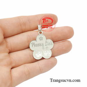 Mặt dây bạc trẻ em