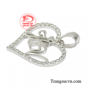 Hơn thế sản phẩm còn phù hợp để sử dụng trong nhiều hoàn cảnh và kết hợp cùng phong cách thời trang đa dạng.