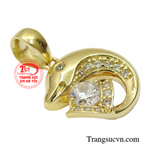  Sản phẩm hiện đang là mẫu mặt dây xu hướng được nhiều khách hàng nữ ưa chuộng hiện nay. 