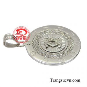 Sự tự tin cùng với bản lĩnh của một người đàn ông sẽ khiến cho bất kì cô gái nào cũng phải say mê và ngưỡng mộ. 