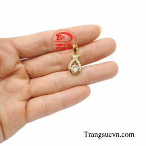 Mặt dây chuyền nữ quý phái dành cho các cô nàng hiện đại