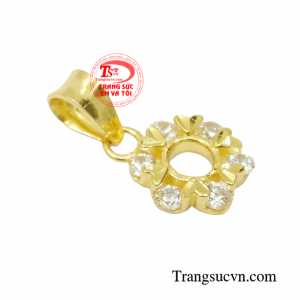 Sản phẩm thể hiện sự tươi mới, nhẹ nhàng phù hợp cho những cô nàng yêu thích sự nữ tính, dịu dàng